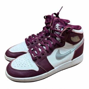 Air Jordan 1 Bordeaux Retro High OG Size 5.5Y  Sneakers 2021 555088-611